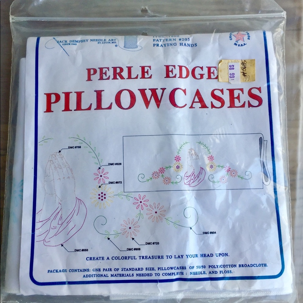 JACK DEMPSEY NEEDLE ART-Perle Edge Pillowcases.